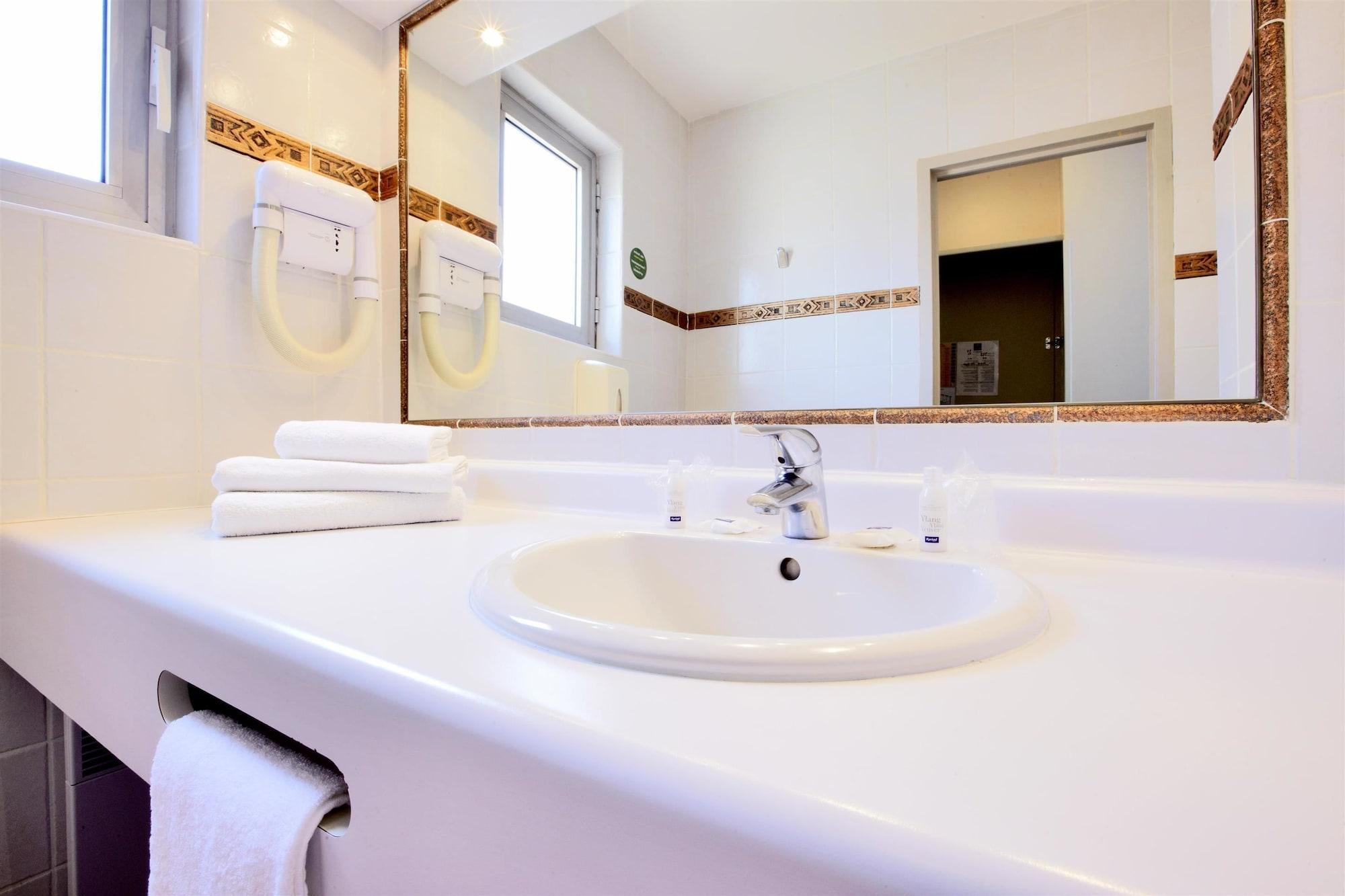 Kyriad Nimes Centre Екстер'єр фото