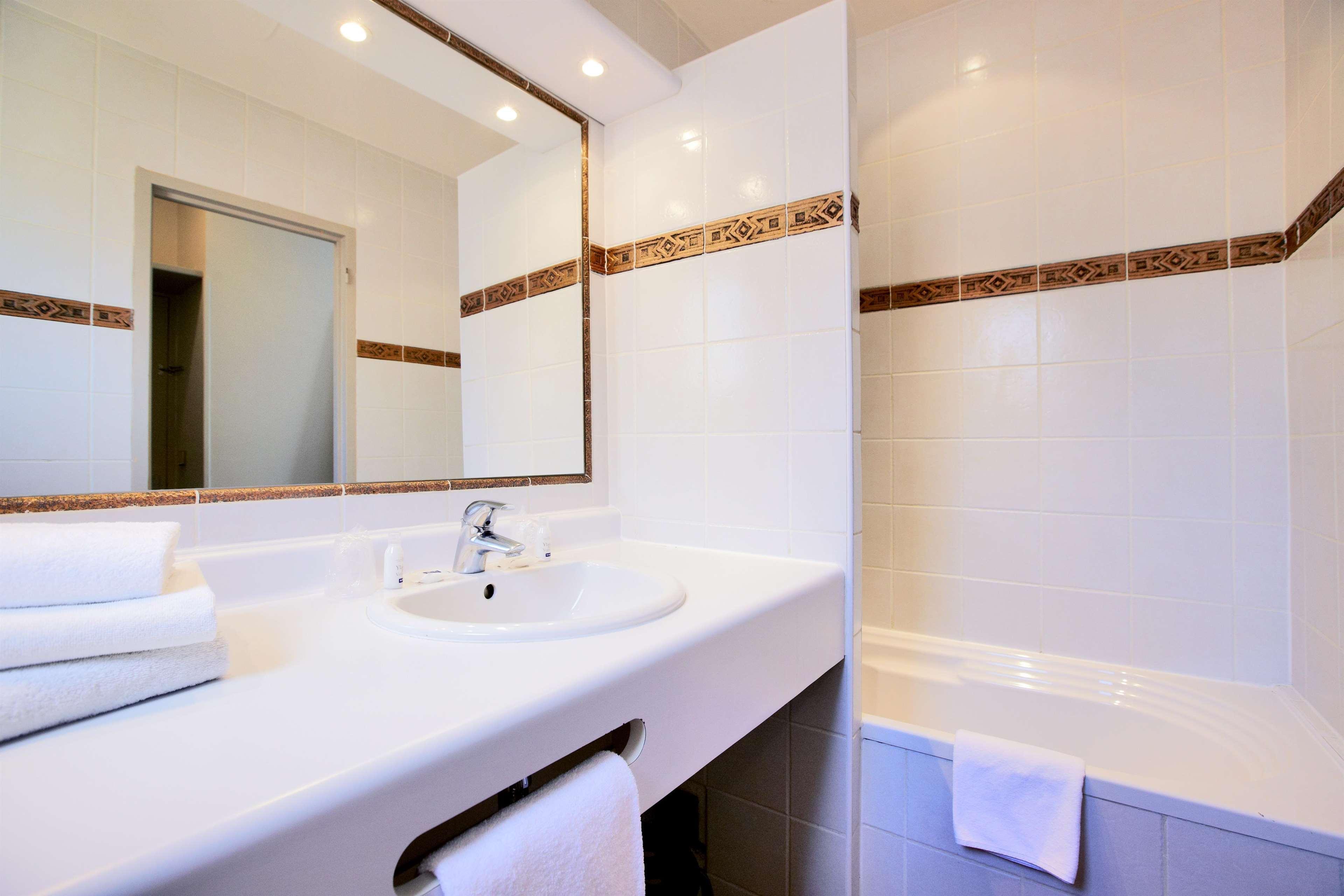 Kyriad Nimes Centre Екстер'єр фото