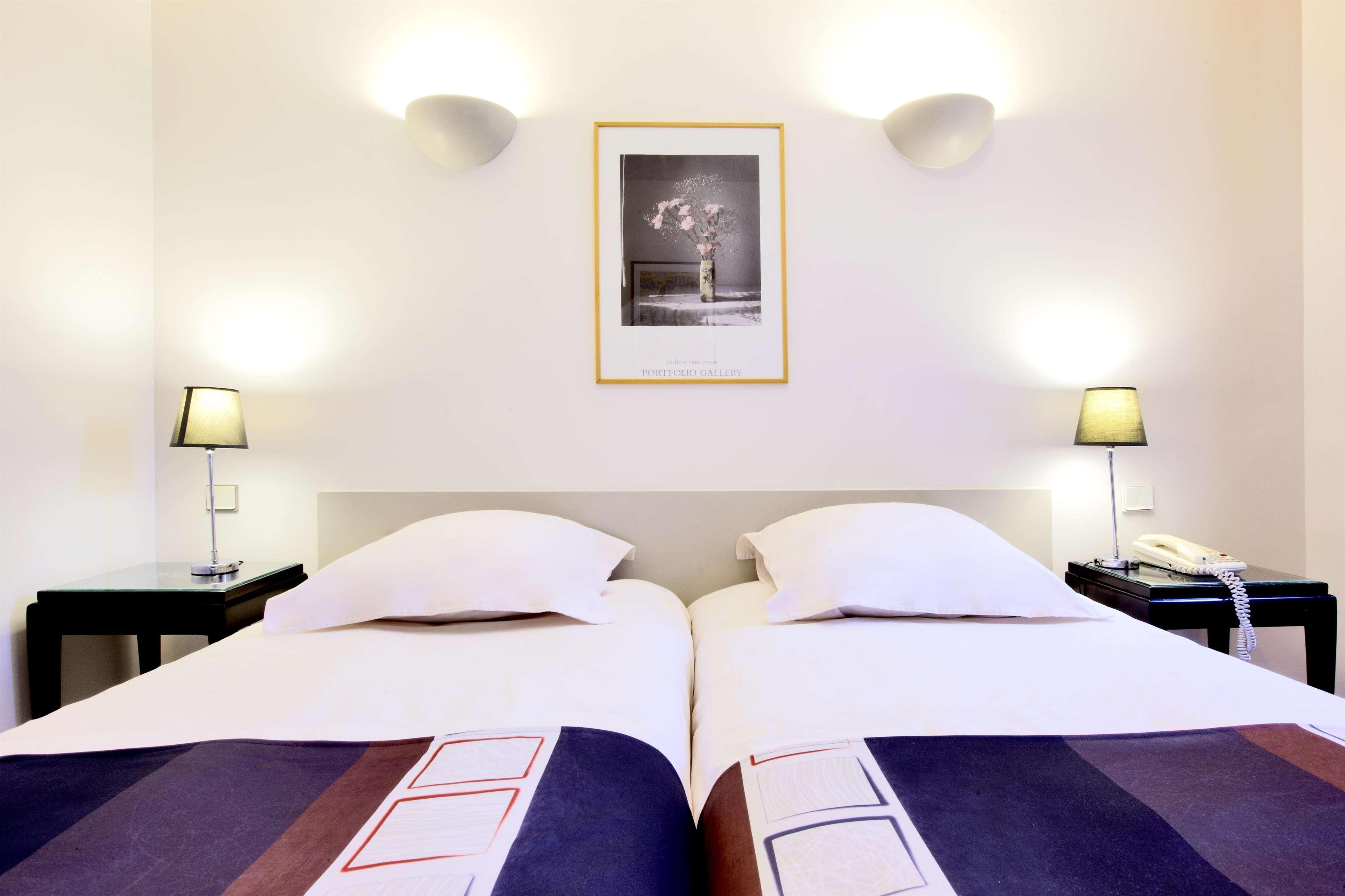 Kyriad Nimes Centre Екстер'єр фото