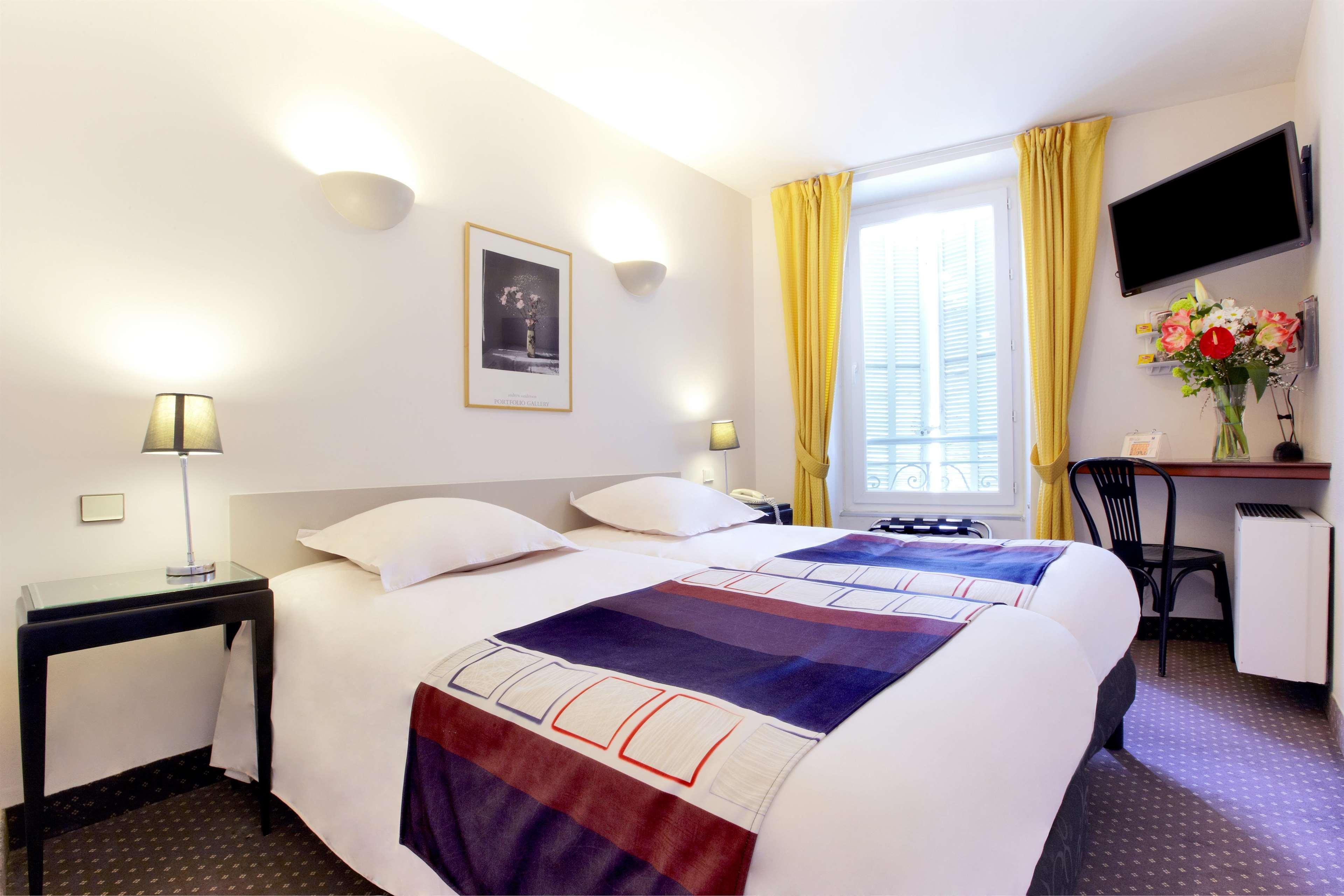 Kyriad Nimes Centre Екстер'єр фото