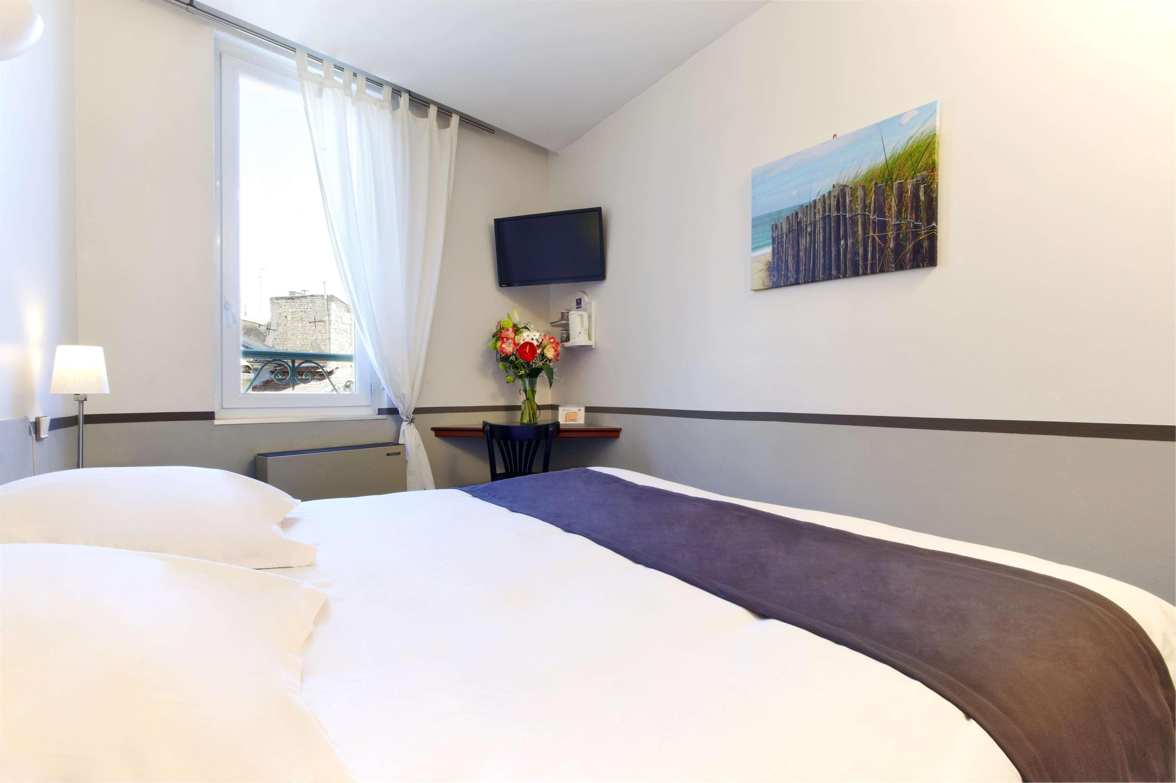 Kyriad Nimes Centre Екстер'єр фото