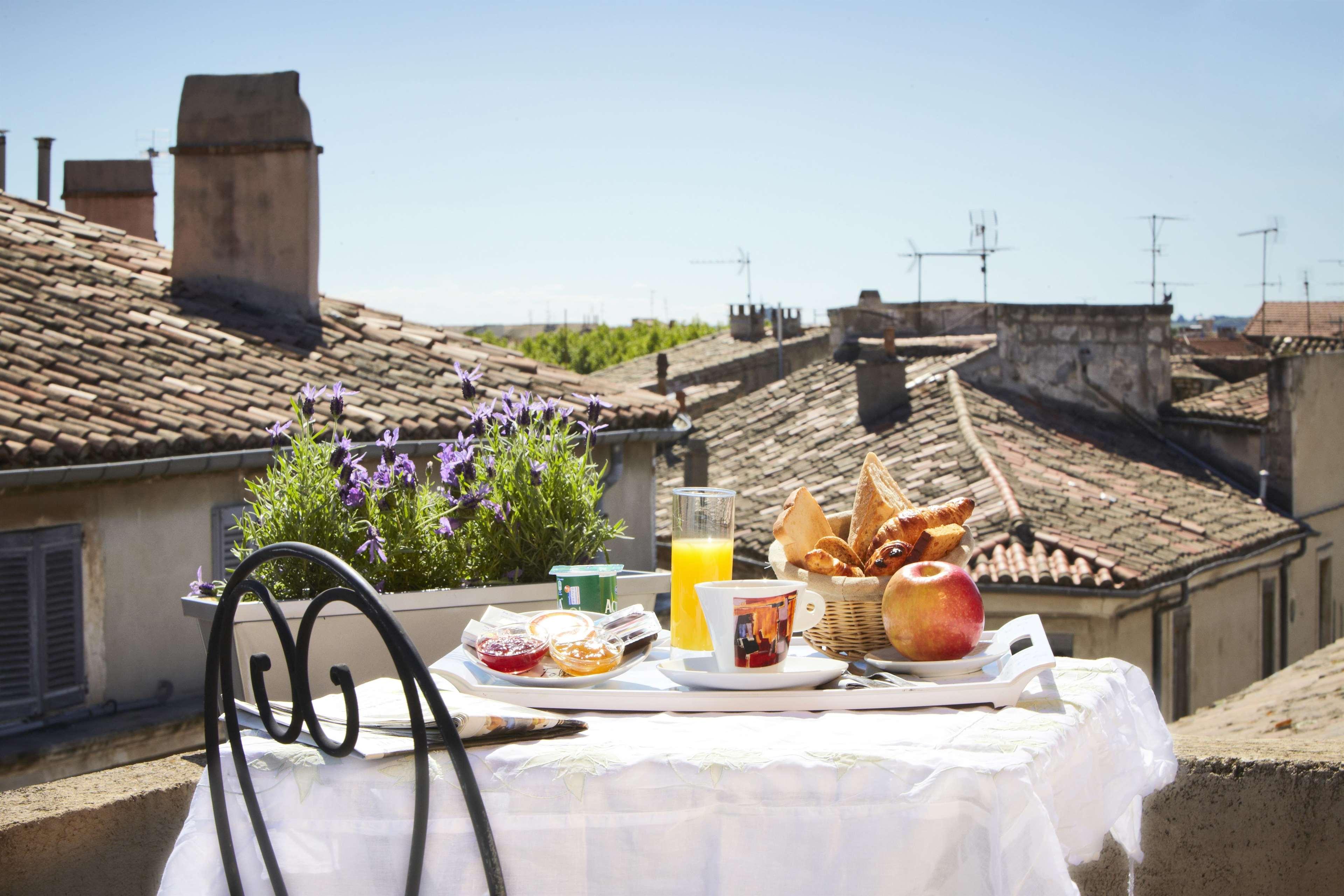 Kyriad Nimes Centre Екстер'єр фото