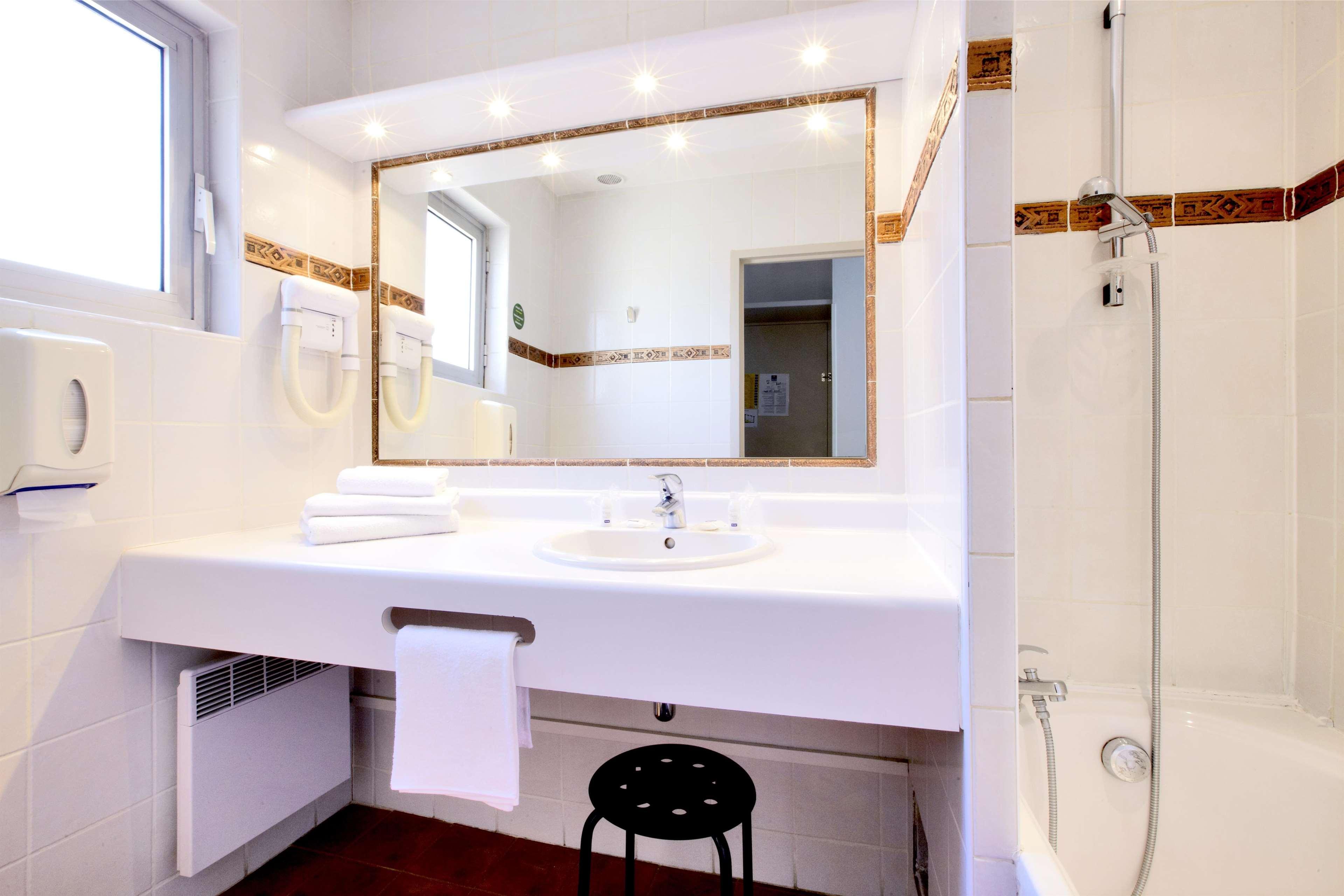 Kyriad Nimes Centre Екстер'єр фото