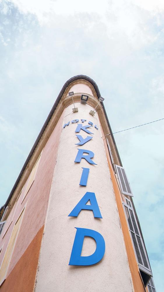 Kyriad Nimes Centre Екстер'єр фото